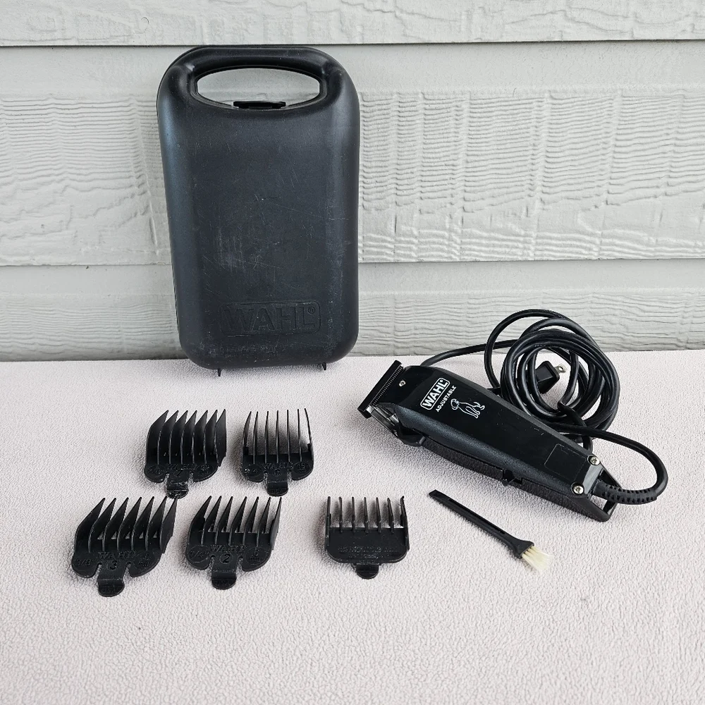 Wahl Adjustable Pet Clippers Electric Handheld PCMC W/ Case Guards Black Corded